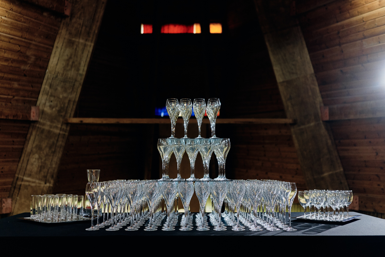 pyramide de flûtes de champagne