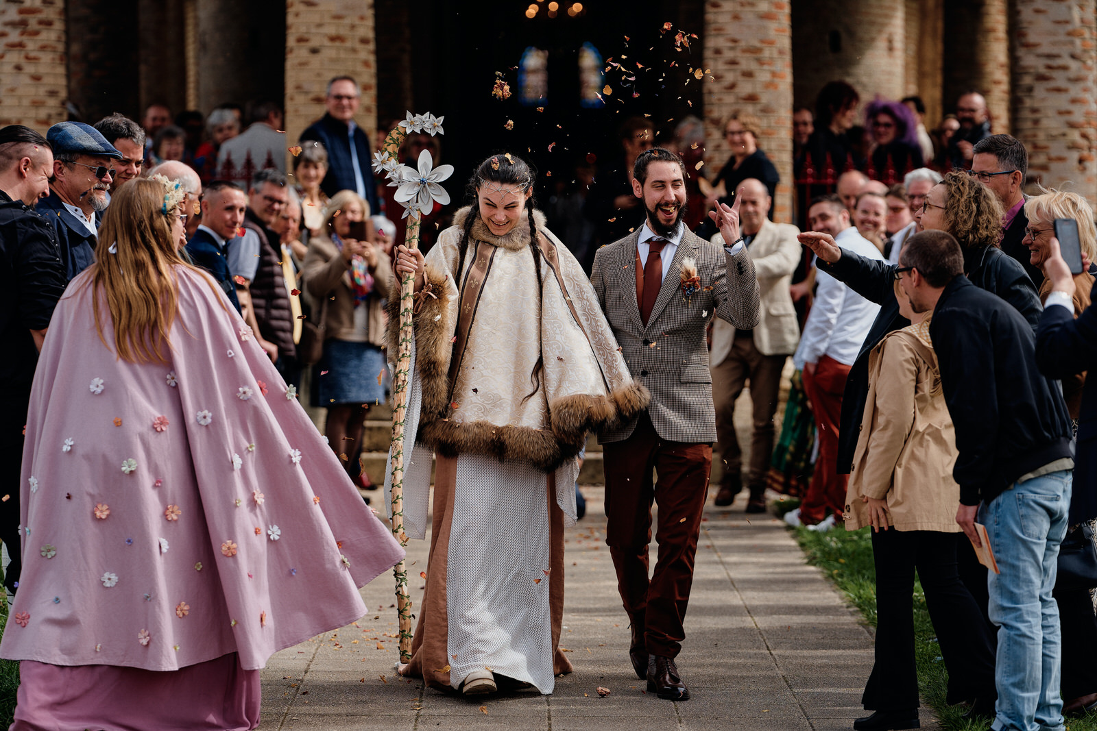 Sortie de cérémonie religieuse lors d'un mariage geek